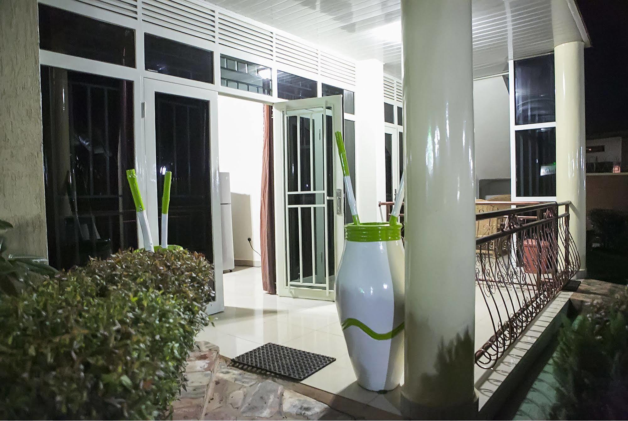 St Augustine Apartment & Hotel 키갈리 외부 사진