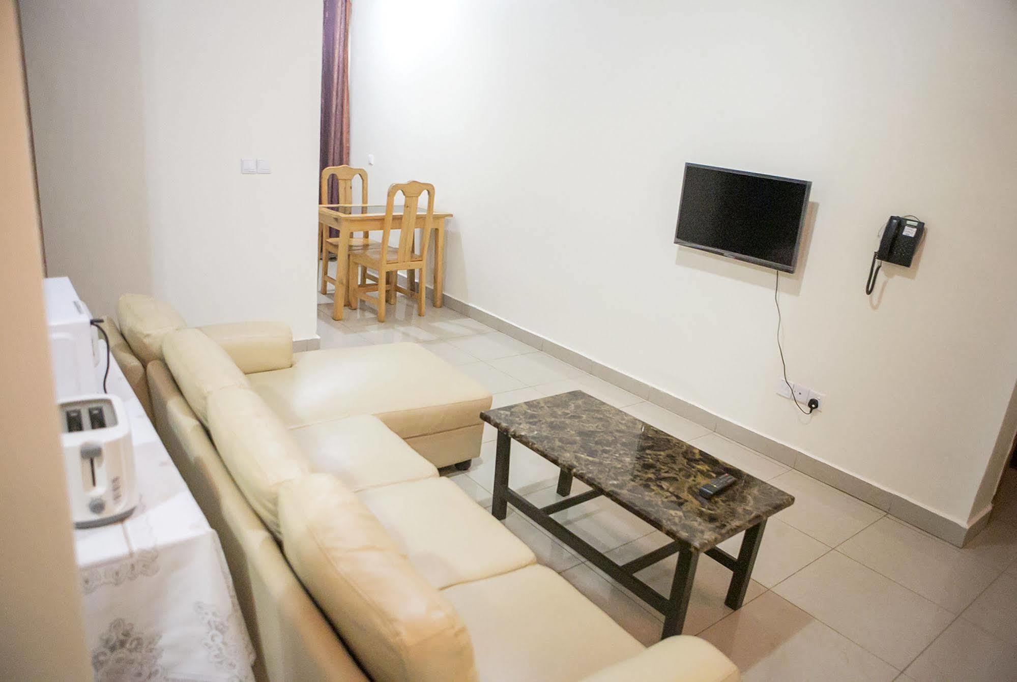 St Augustine Apartment & Hotel 키갈리 외부 사진