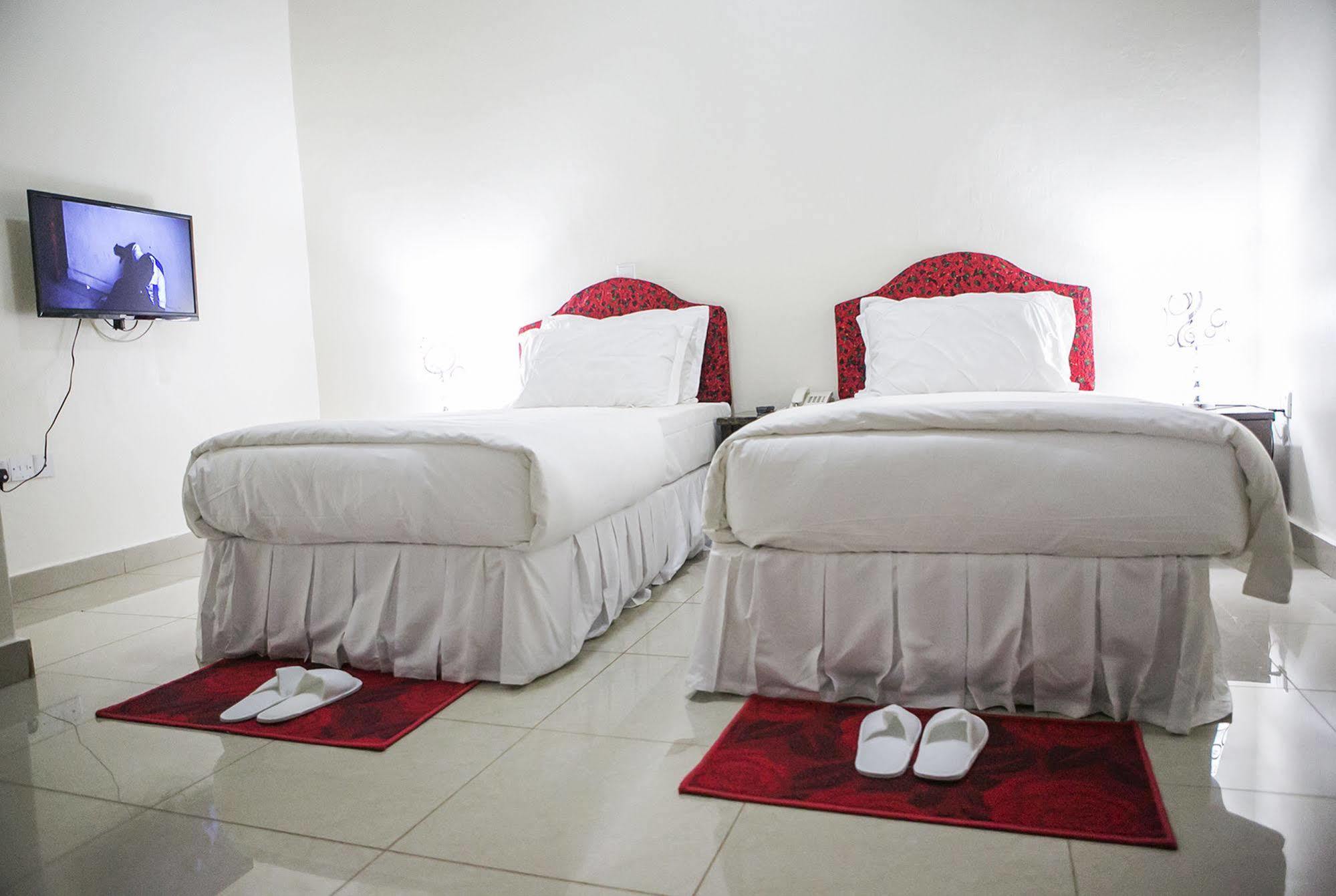St Augustine Apartment & Hotel 키갈리 외부 사진